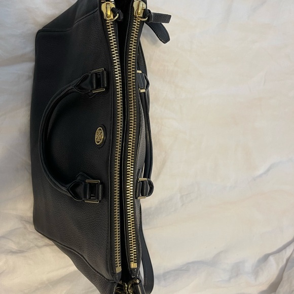 Tory Burch Pebble Black Purse - Picture 7 of 7